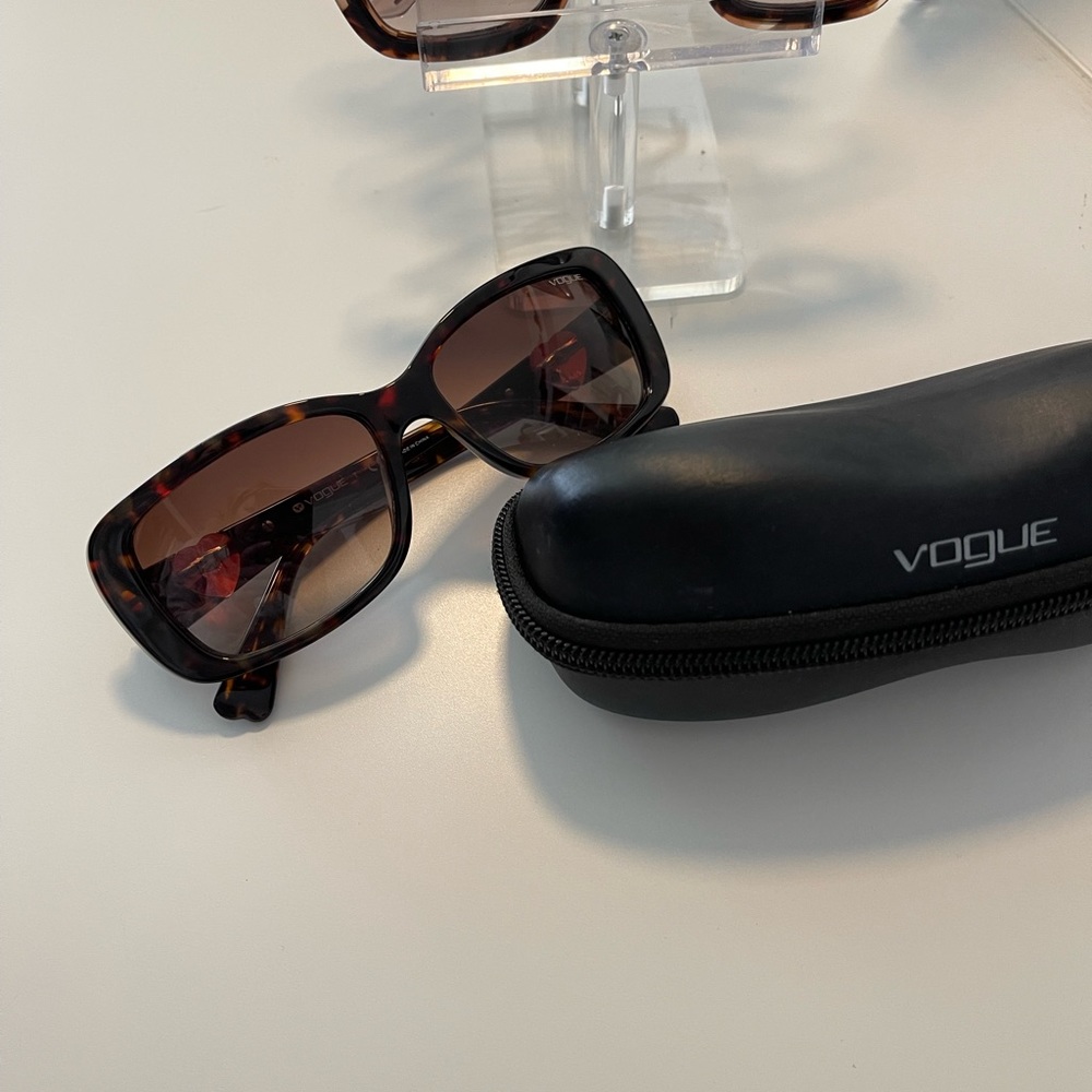 Vogue eyewear sunglasses tortoise frame hearts